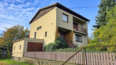 Prodej venkovského rodinného domu s prostornou zahradou #574