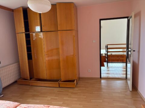Prodej venkovského rodinného domu s prostornou zahradou #537