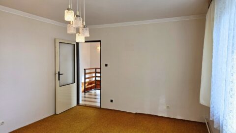 Prodej venkovského rodinného domu s prostornou zahradou #578