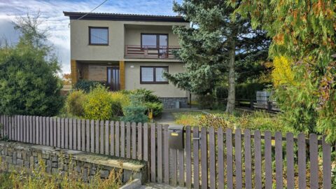 Prodej venkovského rodinného domu s prostornou zahradou #568